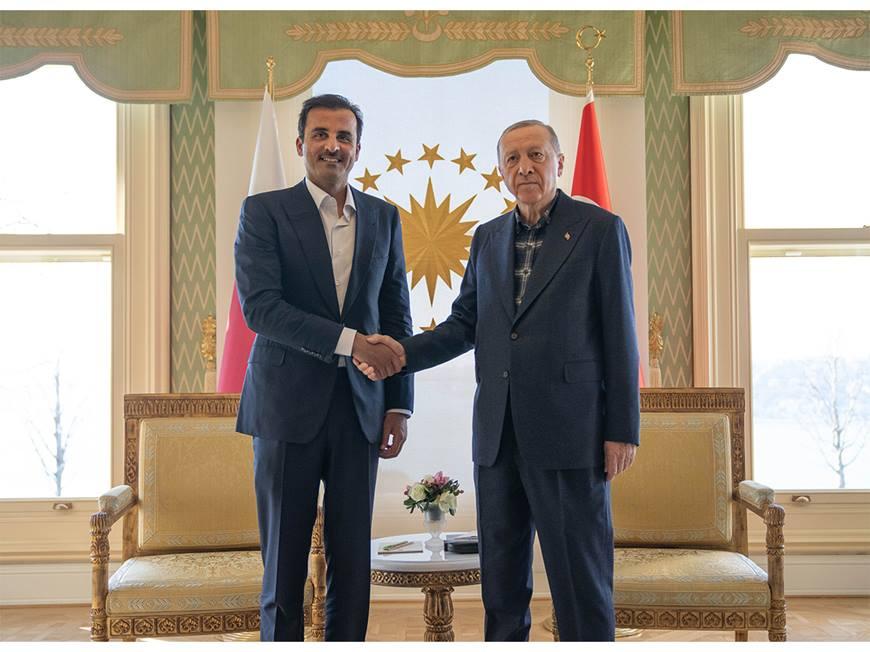امير قطر :  تضامنا ودعمنا الكامل مع الأشقاء جراء الزلزال المدمر الذي ضرب تركيا وسوريا